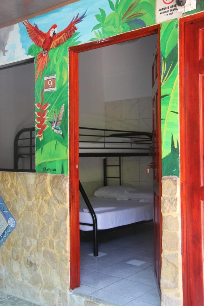 Costa Linda Art Hostel Manuel Antonio Exterior photo